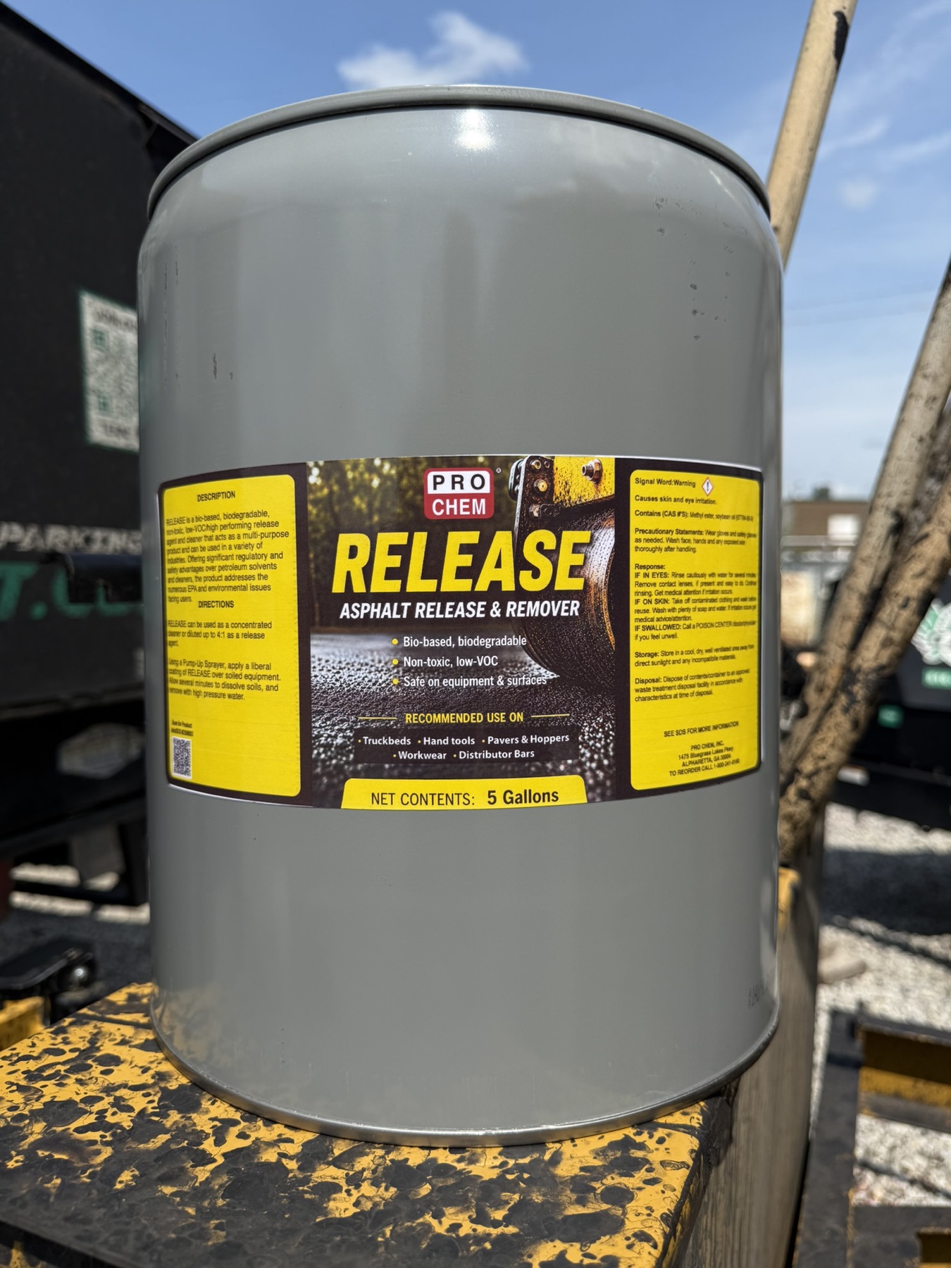 RELEASE outdoor 5-gallon pail and product label
